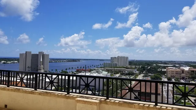 One City Plaza Unit 1104 photo 5