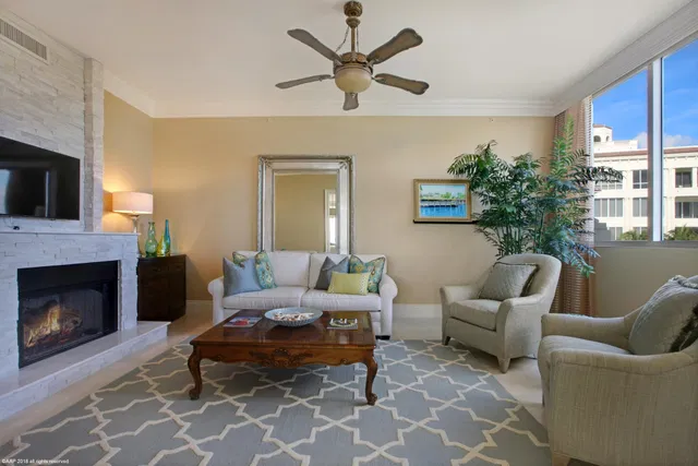 Bellaria Condos Palm Beach Unit 402 photo 9