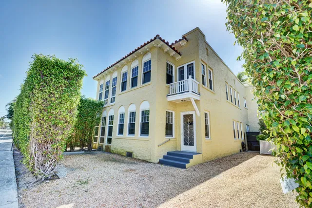 226 Oleander Avenue