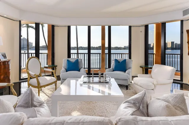 L'Ermitage Palm Beach Unit 204 photo 2