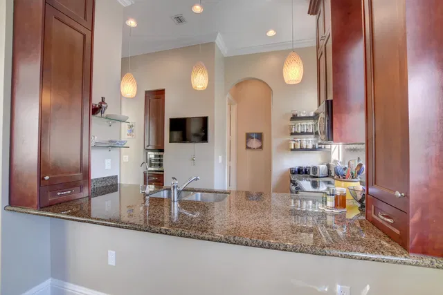 Hamilton Place Unit I photo 10