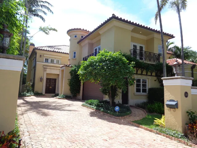 330 Brazilian Avenue