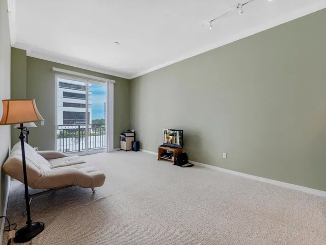 The Prado Unit 459 photo 3