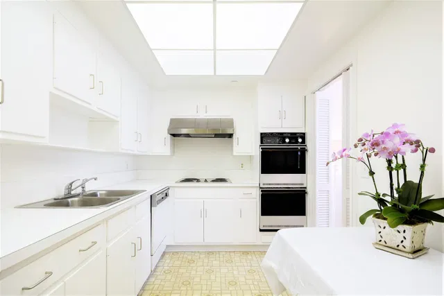 Palm Beach Biltmore Unit 202 photo 9
