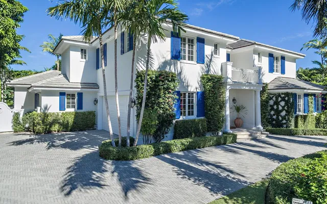 271 La Puerta Way