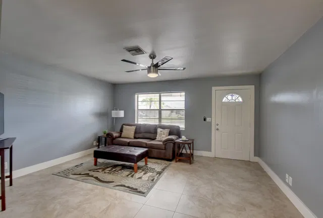 Residence photo 6