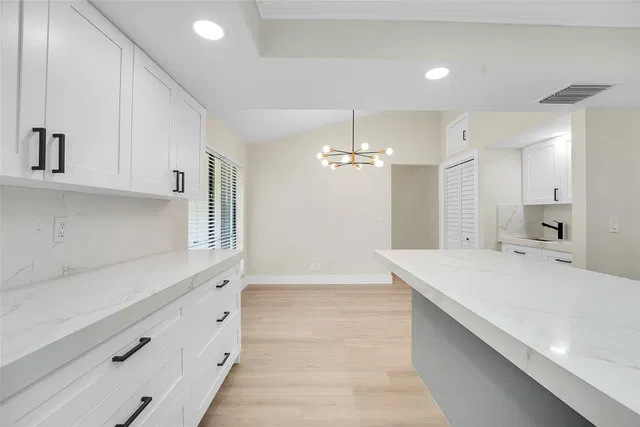Residence photo 4