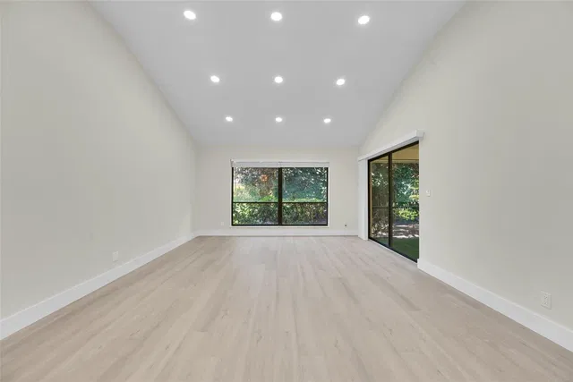 Residence photo 10