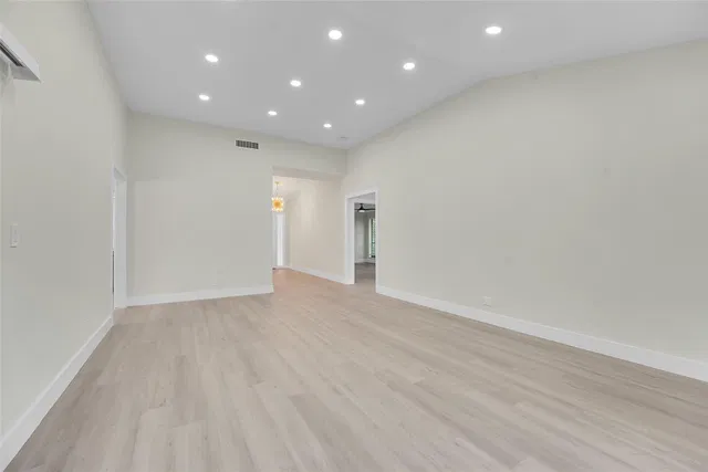 Residence photo 11