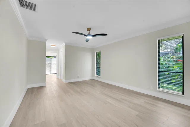Residence photo 14