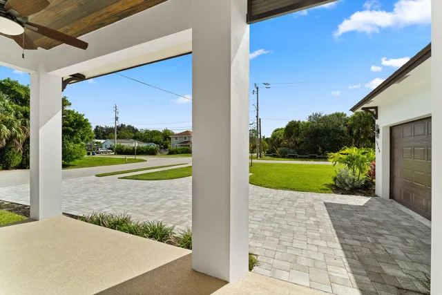 Residence photo 3