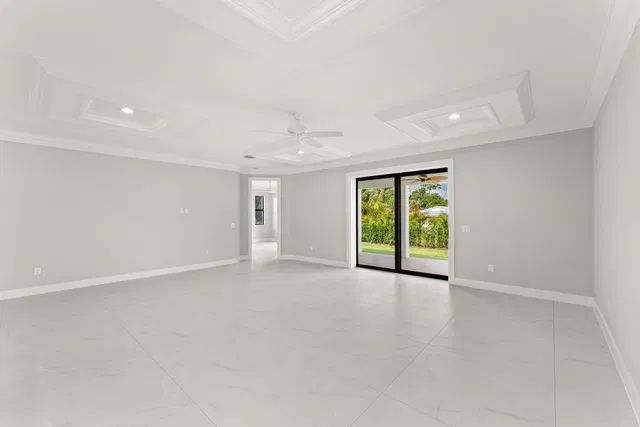 Residence photo 12