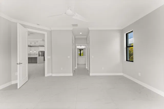 Residence photo 18