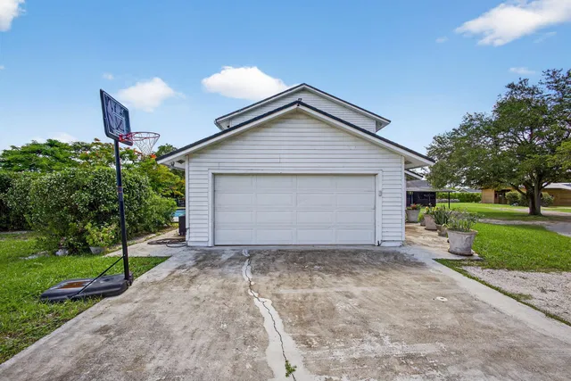 Residence photo 76