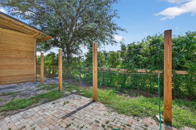 Residence photo 95