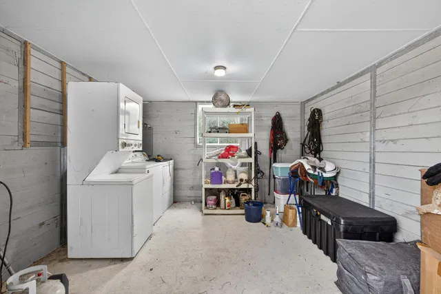 Residence photo 98