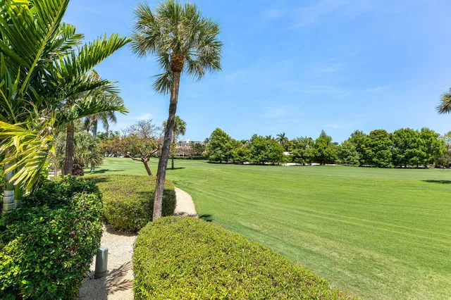Royal Palm Yacht and Country Club Residence photo 6