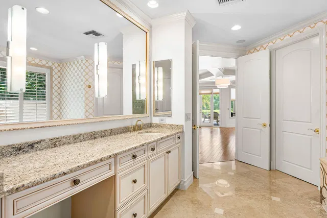 Royal Palm Yacht and Country Club Residence photo 40