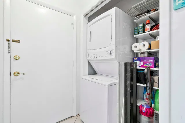 Unit 111 photo 8