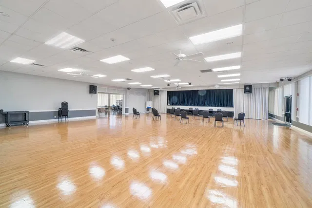 Unit 111 photo 15