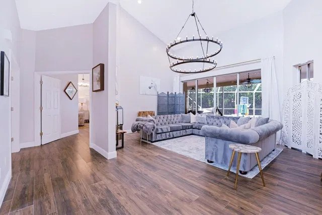 Residence photo 2