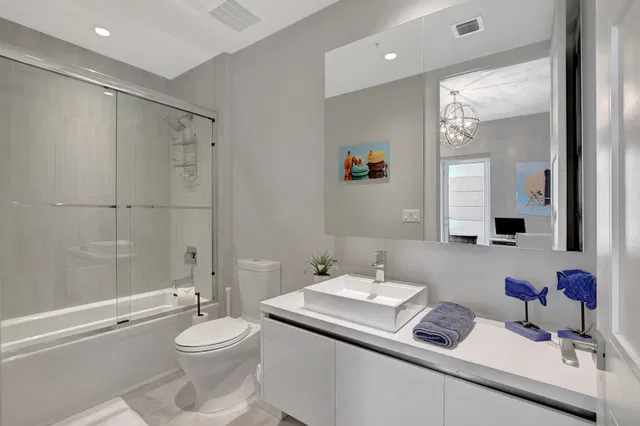Tower 155 Unit 420 photo 27
