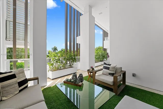 The Ritz-Carlton Residences, Miami Beach 217