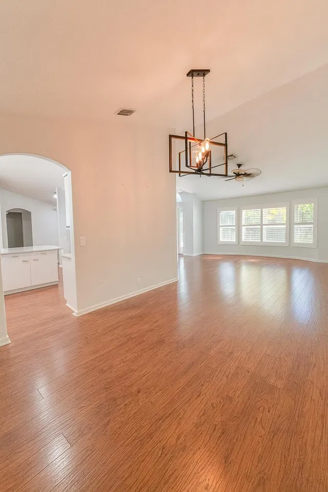 Residence photo 3