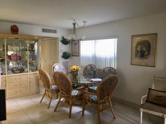 Residence photo 3