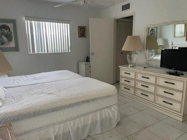 Residence photo 16
