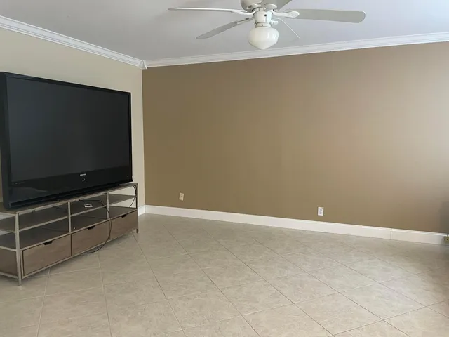 Residence photo 5