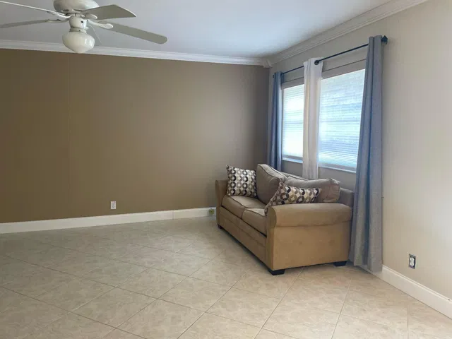 Residence photo 6