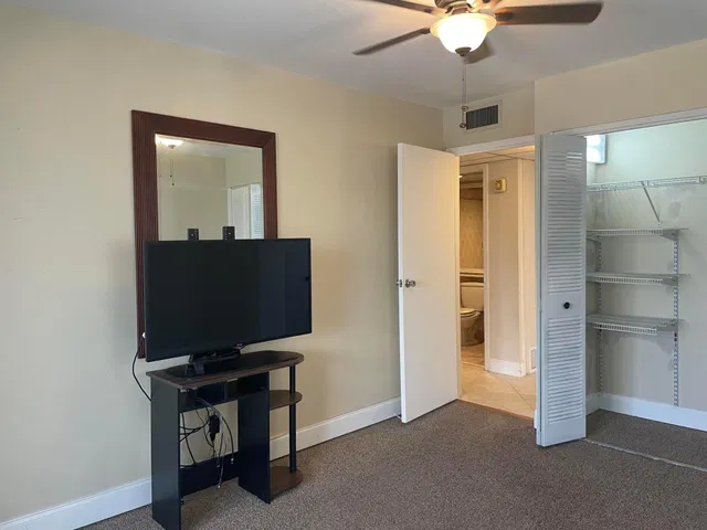 Residence photo 11