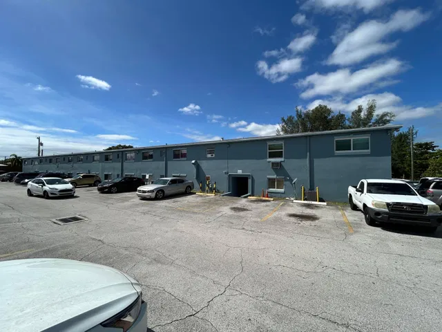  Unit 65 photo 4