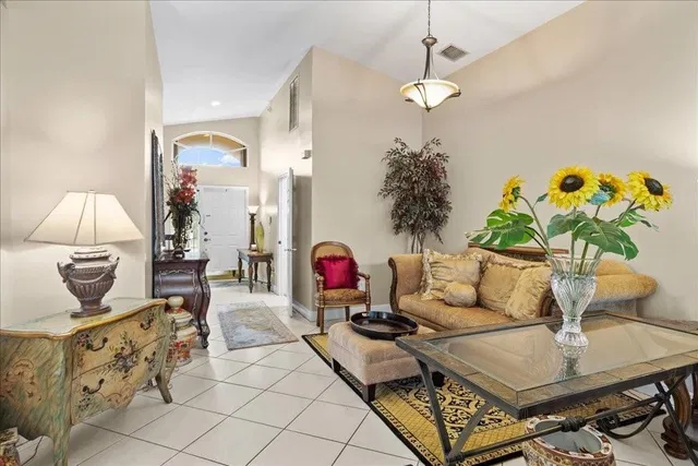 Residence photo 5