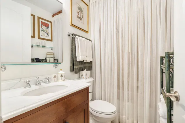 Unit 111 photo 22