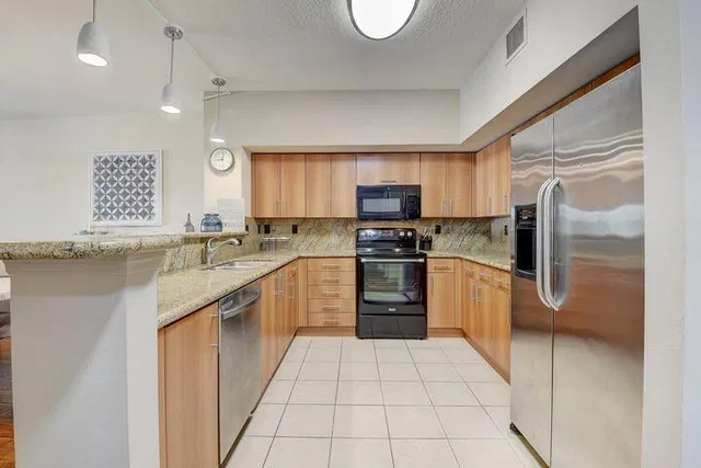 Pineapple Grove Village Condominiums Unit 2510 photo 10