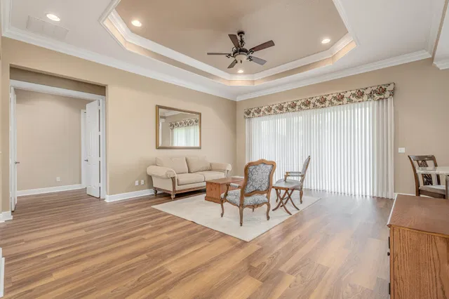 Residence photo 6
