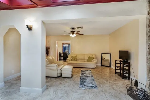 Residence photo 2