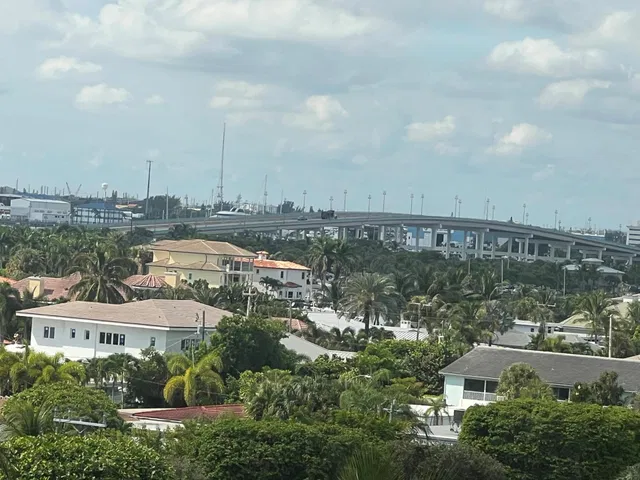 Singer Island Unit 706 photo 5