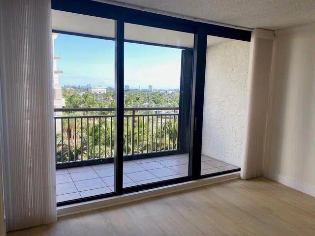 Singer Island Unit 706 photo 6