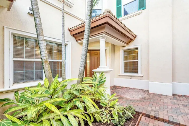 Jupiter Country Club Unit 167 photo 3