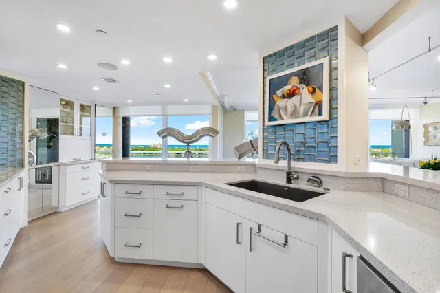 The Plaza of The Palm Beaches Unit 15a photo 5
