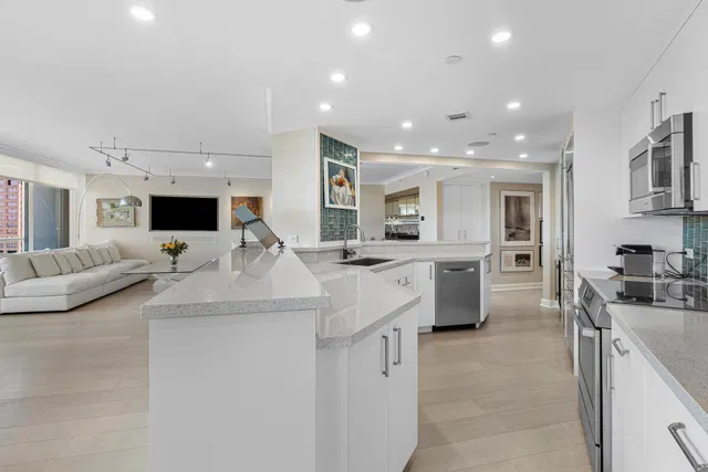The Plaza of The Palm Beaches Unit 15a photo 7
