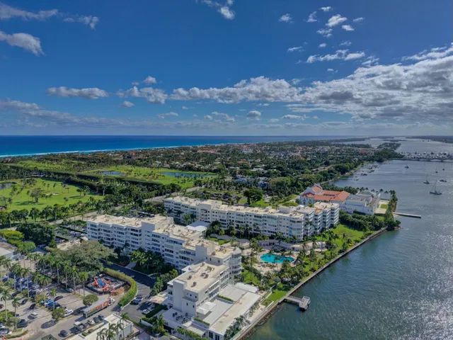 44 Cocoanut Row #104 A