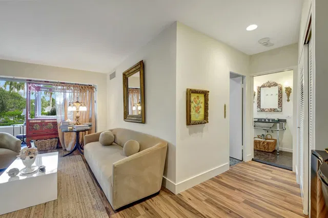 Palm Beach Towers, Palm Beach Unit 104 A photo 9