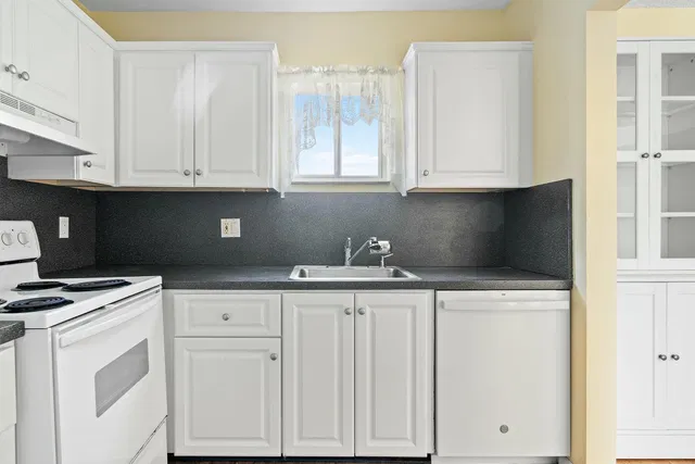 Unit 112 photo 10