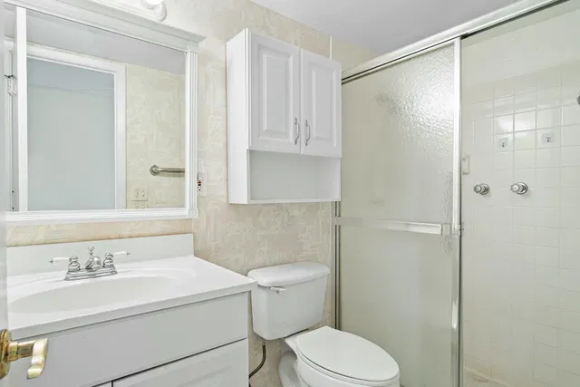 Unit 112 photo 11