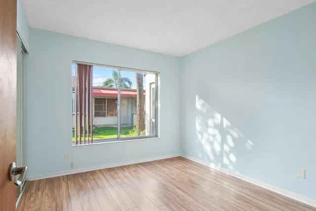 Unit 112 photo 12