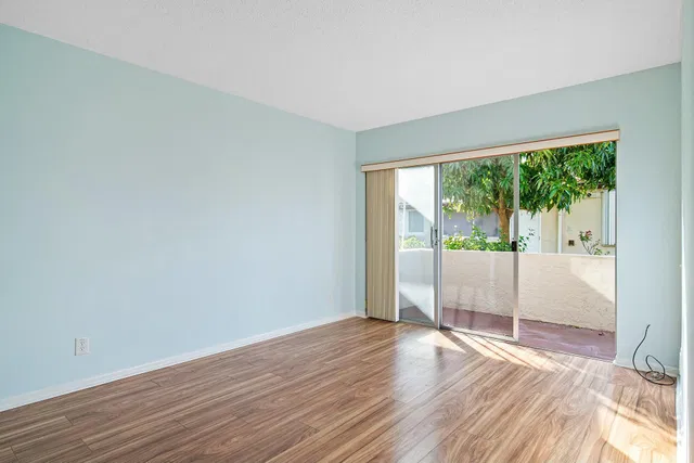 Unit 112 photo 17